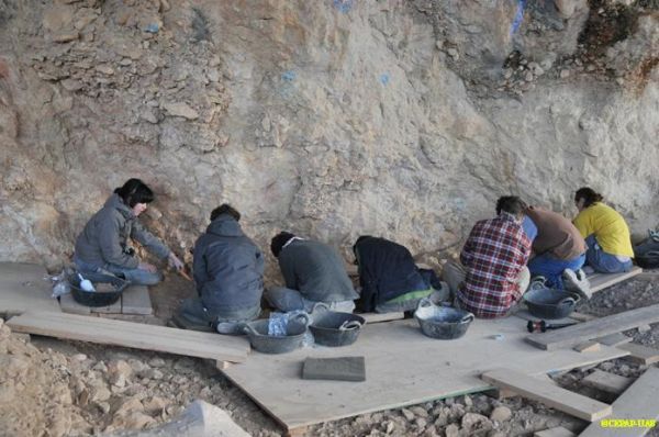 TOTES LES UNITATS ARQUEOLÒGIQUES SÓN EXCAVADES EN EXTENSIÓ