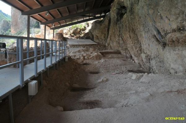 CURRENT GENERAL VIEW OF THE HEARTHS DOCUMENTED IN ARCHAEOLOGICAL UNITS N12 AND N14