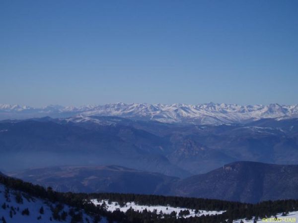 AQUESTA ESTRUCTURA ROCOSA ES FORMA FA MILIONS D'ANYS PER LA COL·LISIÓ DE LES PLAQUES CONTINENTALS